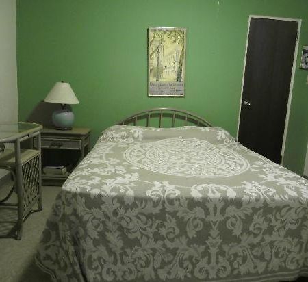 Aleli By The Sea Guest House San Juan Ruang foto