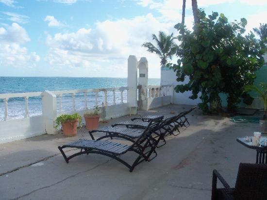 Aleli By The Sea Guest House San Juan Bagian luar foto