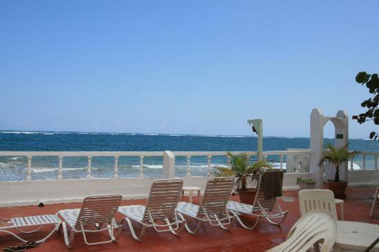 Aleli By The Sea Guest House San Juan Bagian luar foto
